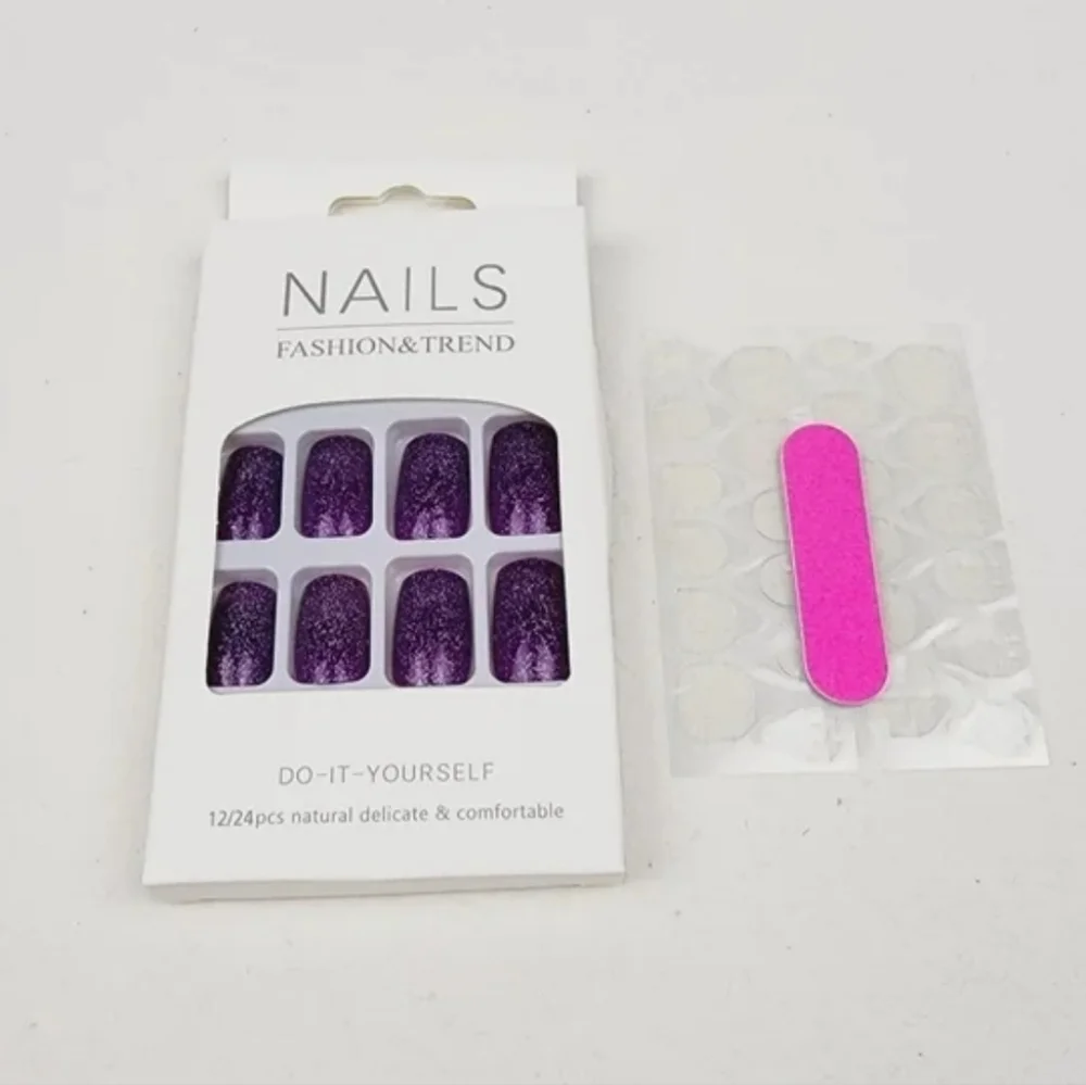 24 Pieces Fake Press On Nails